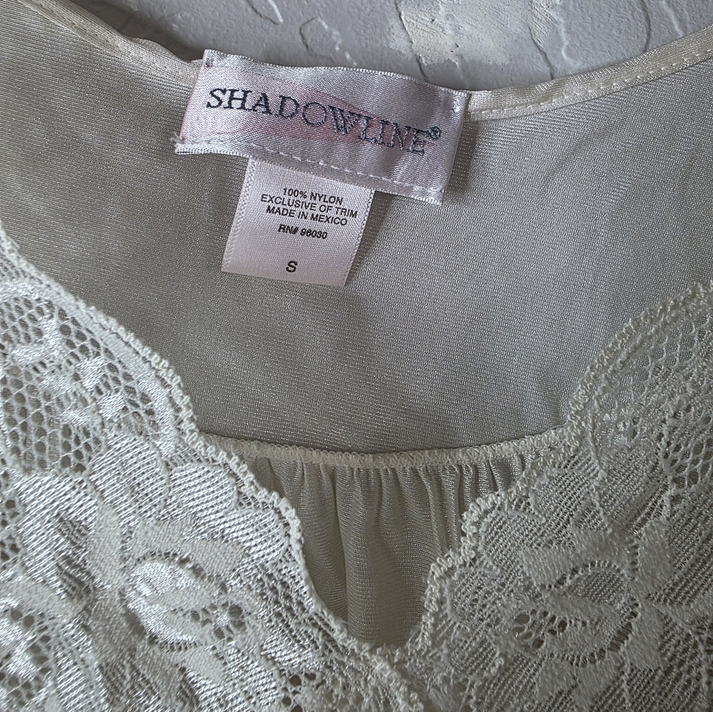 Shadowline‎ Lace Cap Elegant Ivory Nylon Nightgown Size Small - Picture 6 of 7